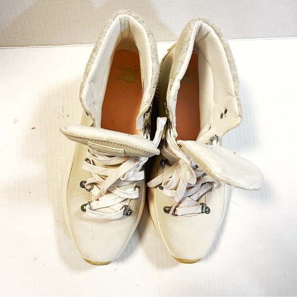 Sorel Boots Out and About III Conquest in Chalk & Sea Salt Sz 11 EUC w/ Box - Picture 8 of 16